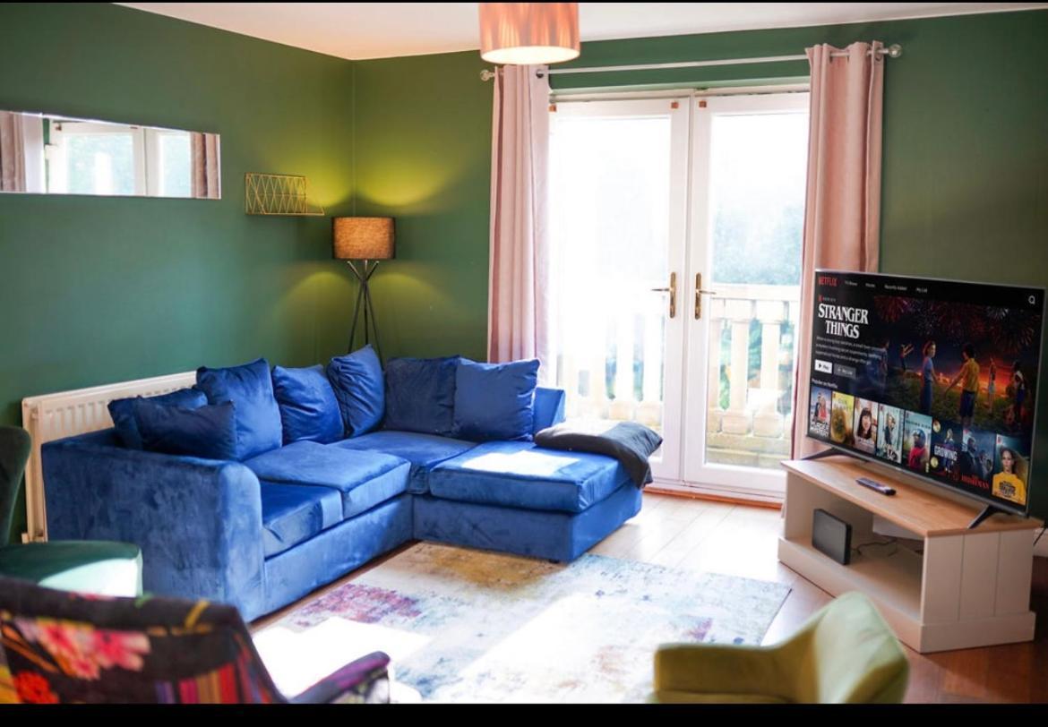 House Of Kaima - 6 Bed Detached Villa Dewsbury Eksteriør billede